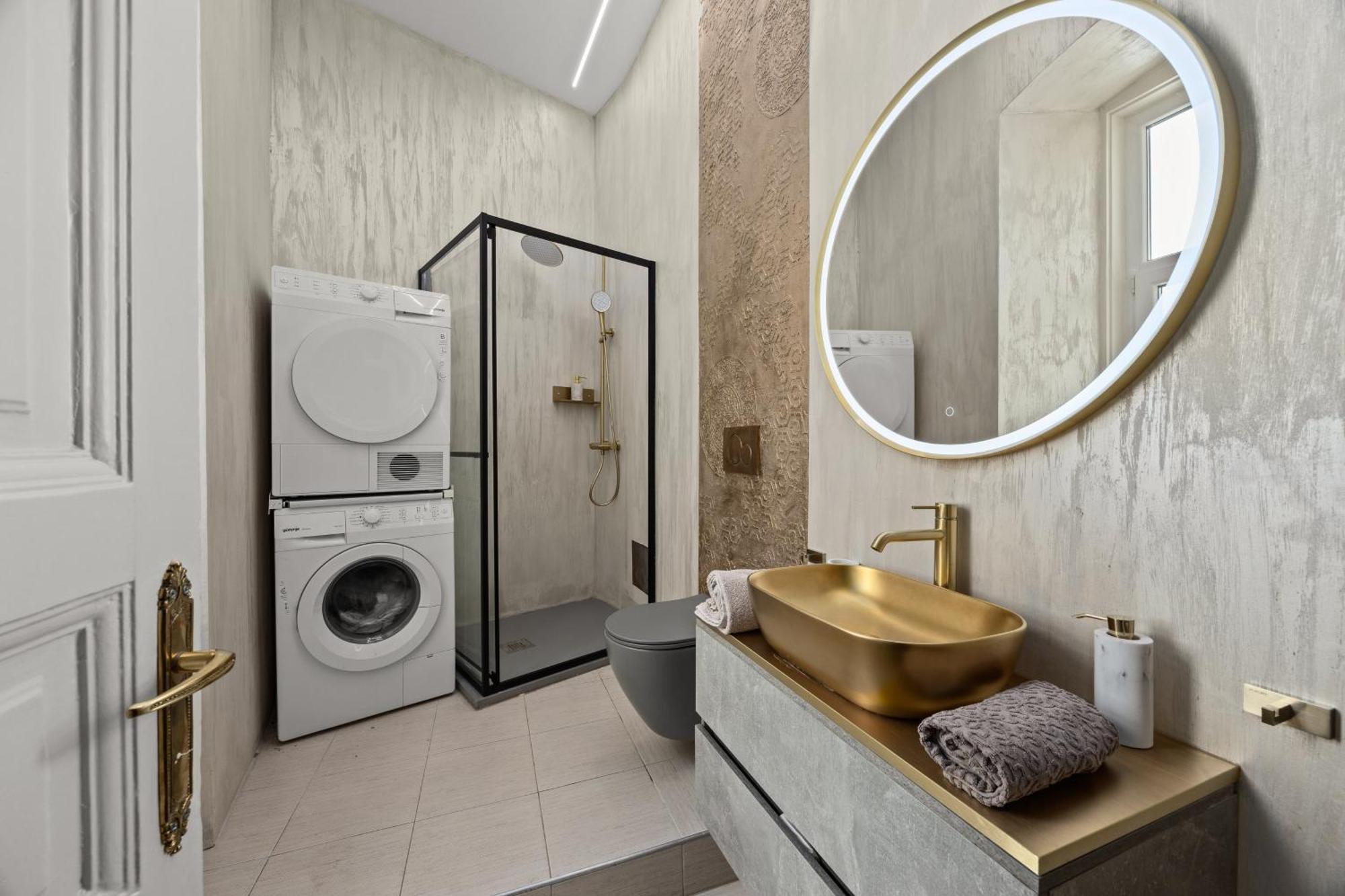 Muenz Luxurious Apartment *