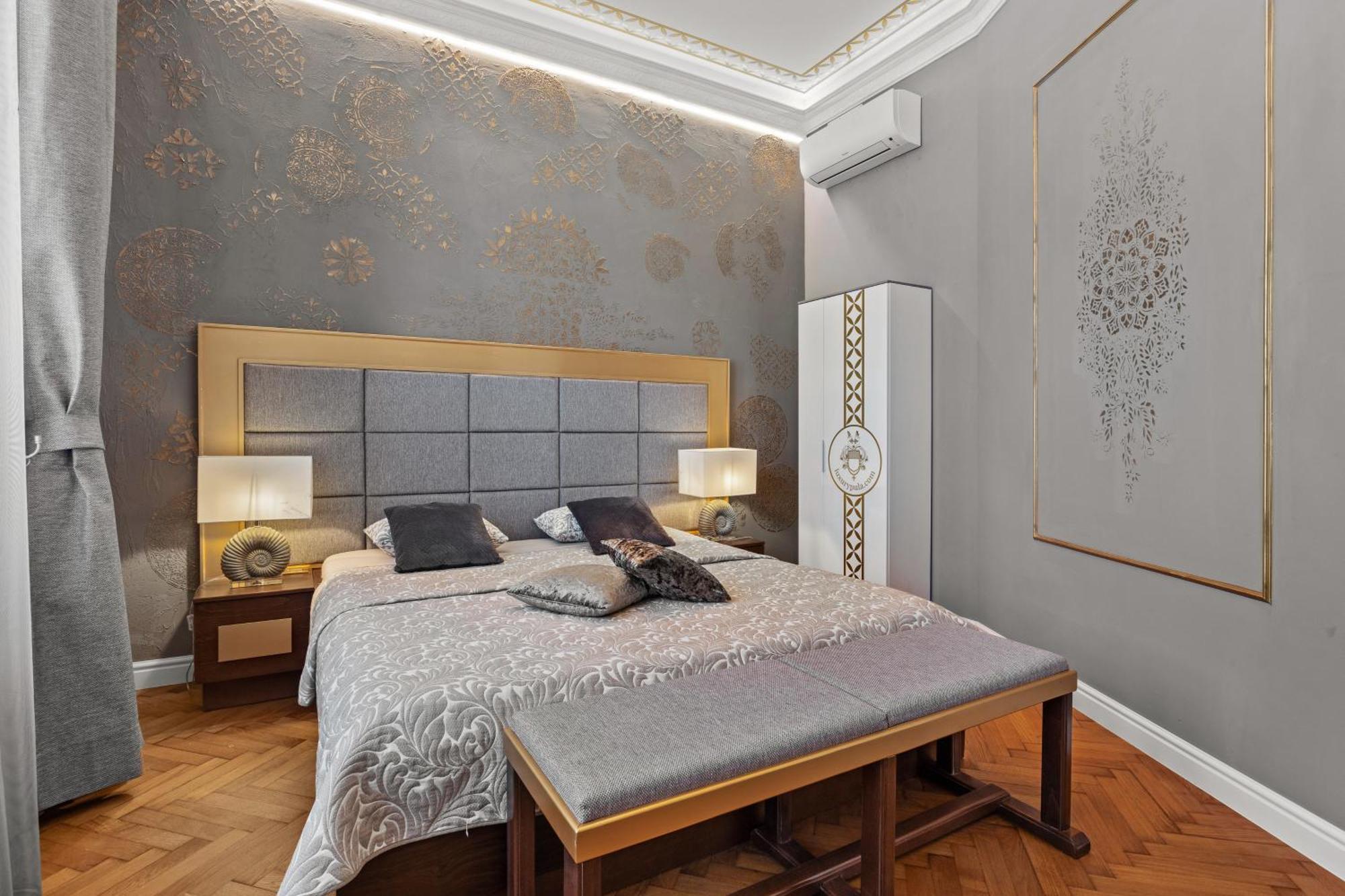 Muenz Luxurious Apartment *