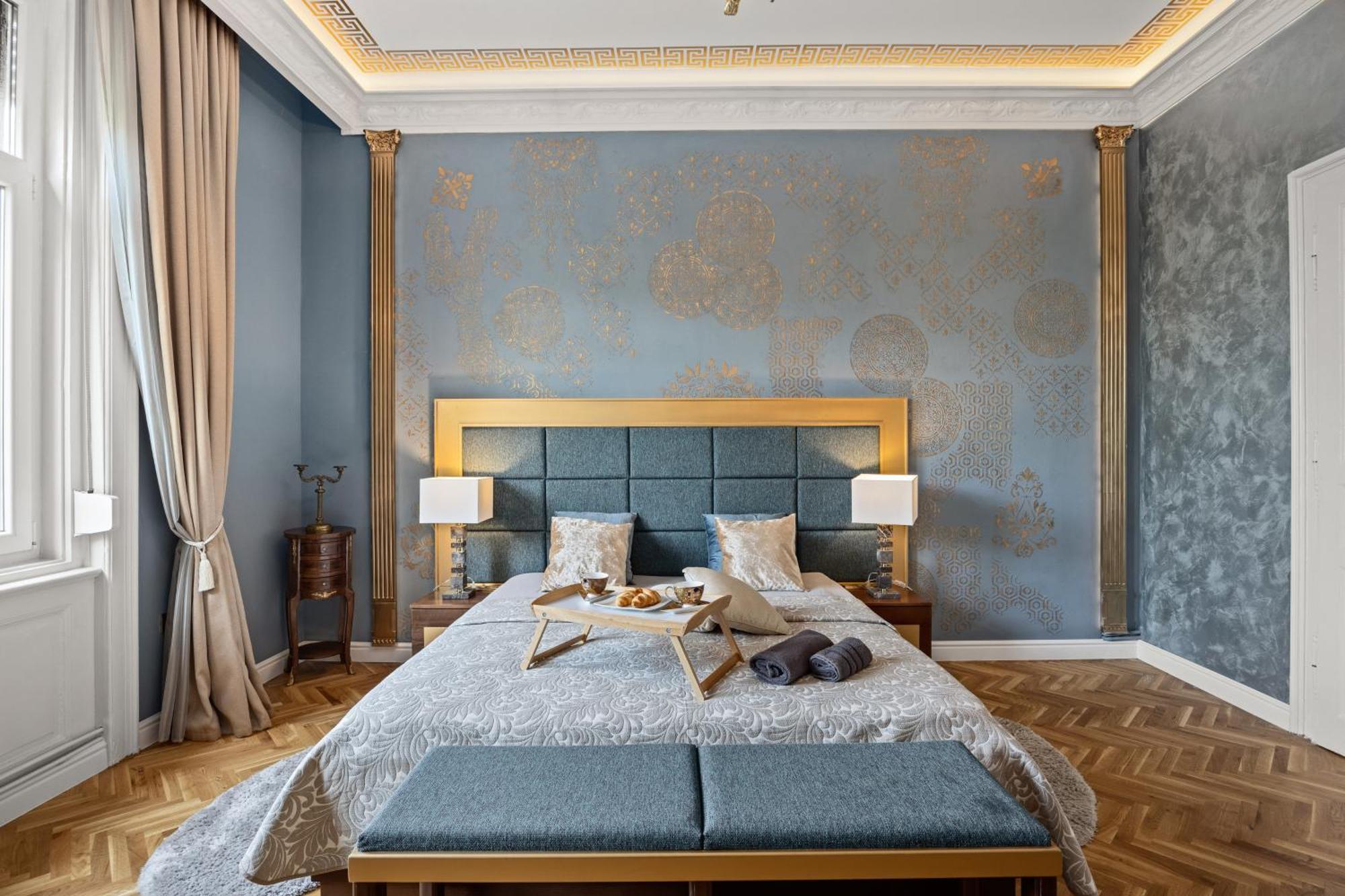 Muenz Luxurious Apartment