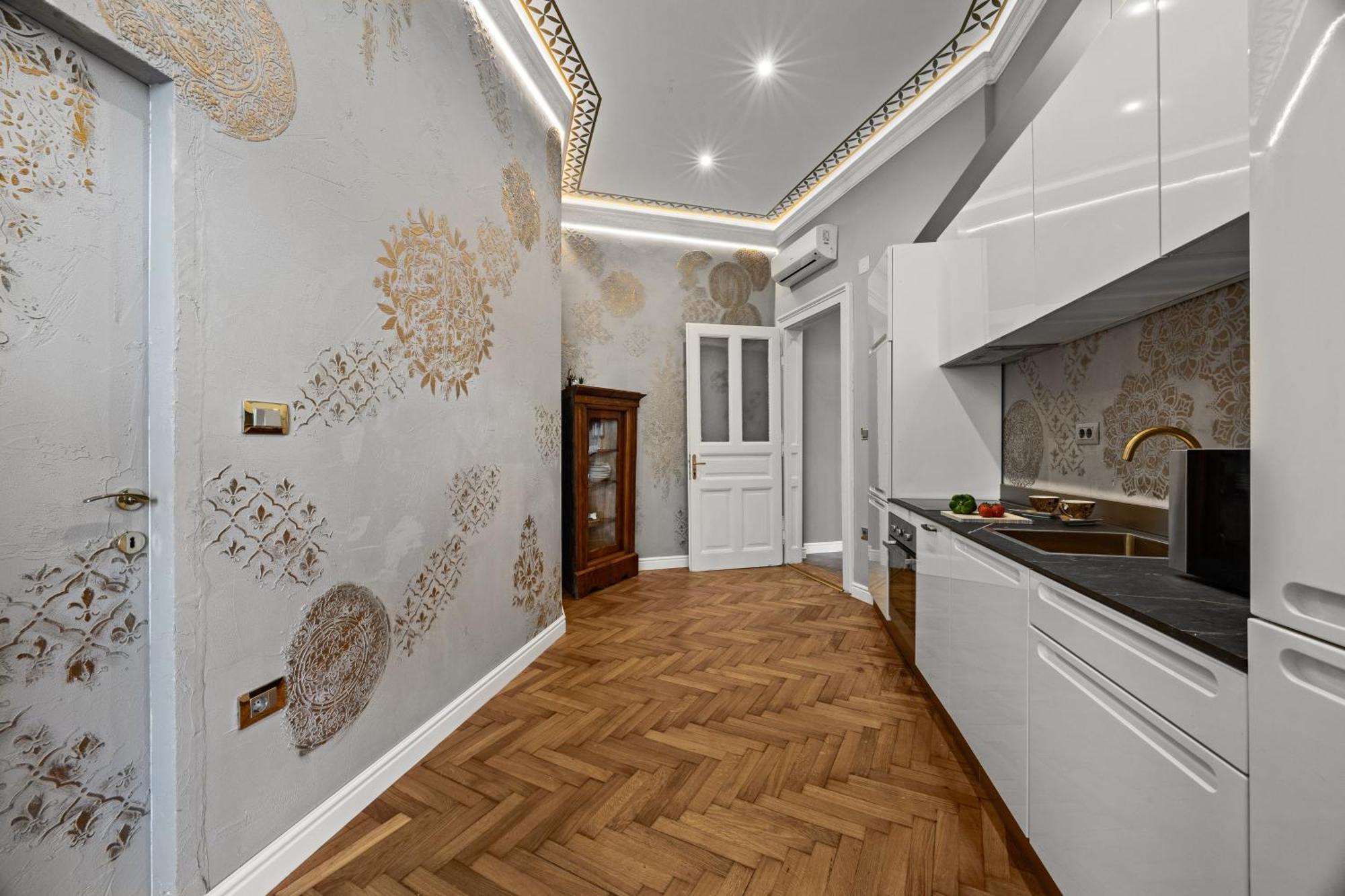 Apartment Muenz Luxurious Pula