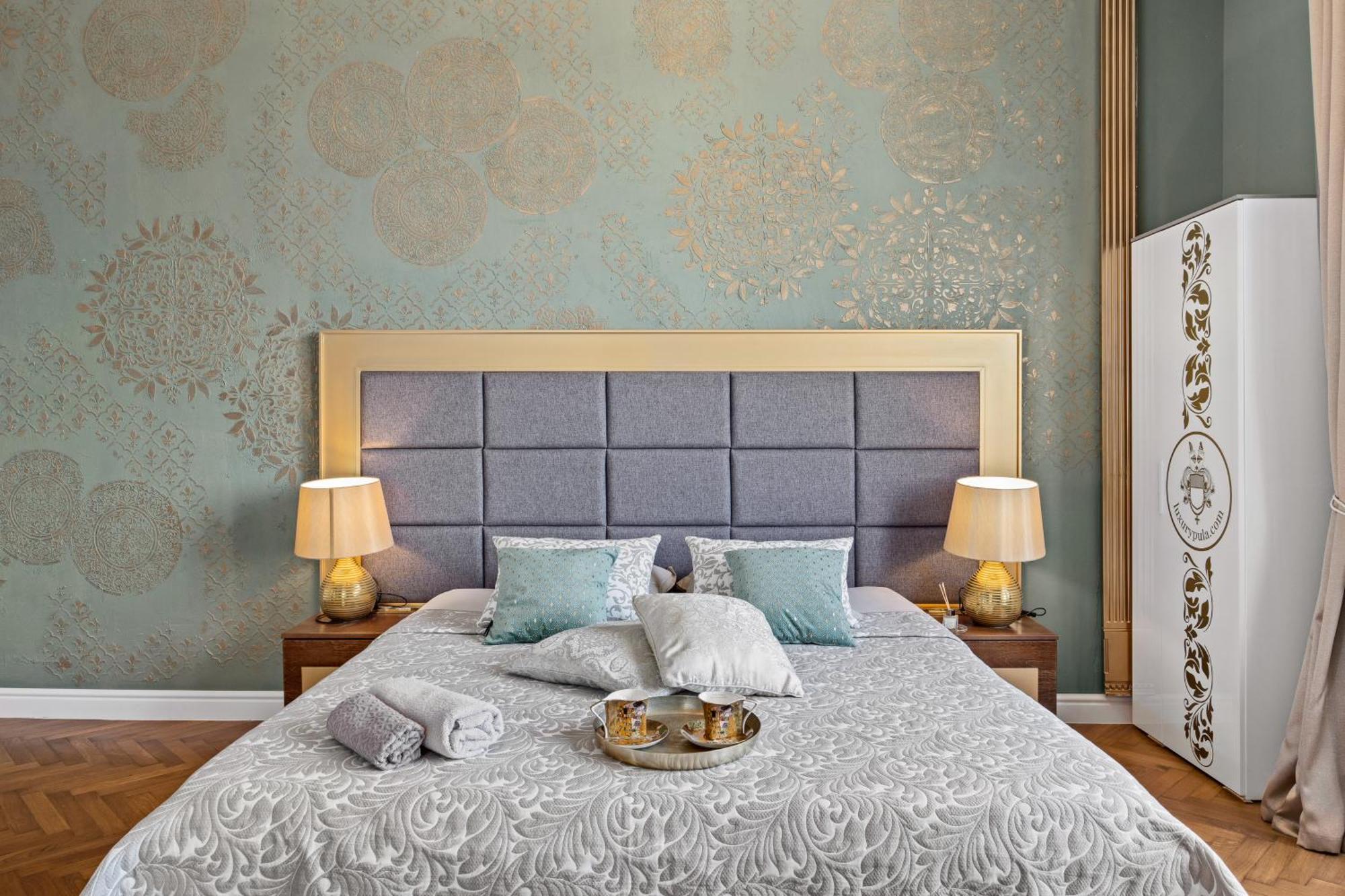 Muenz Luxurious Apartment